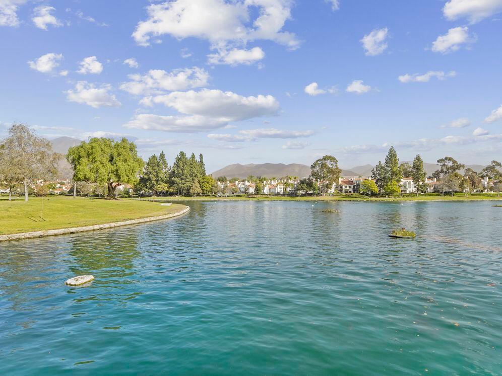 SAMLARC's amenities include Lago Santa Margarita