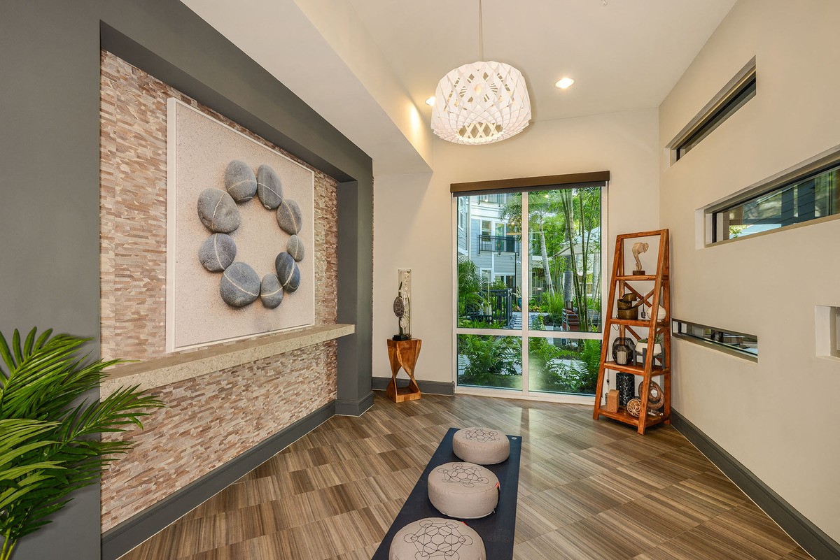 Grady Square Image 31