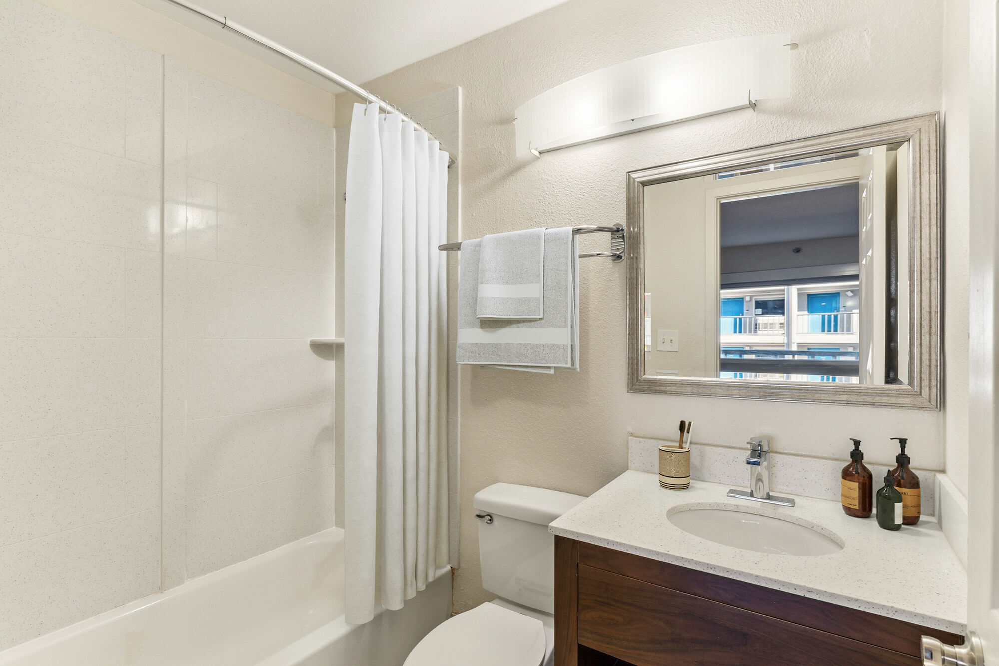 Atrium Flats Image 8