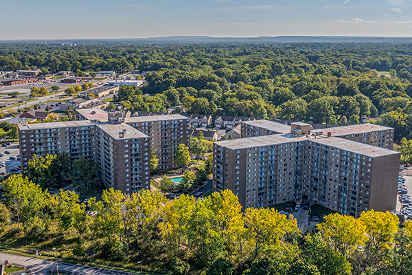 Willoughby Hills Towers Image 21