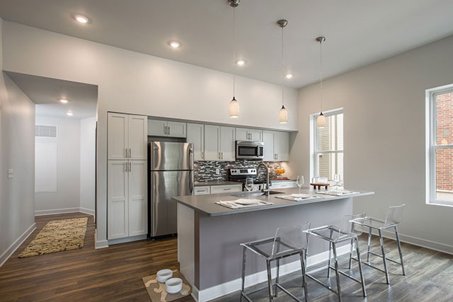 Clinton West Luxury Apartments Image 8