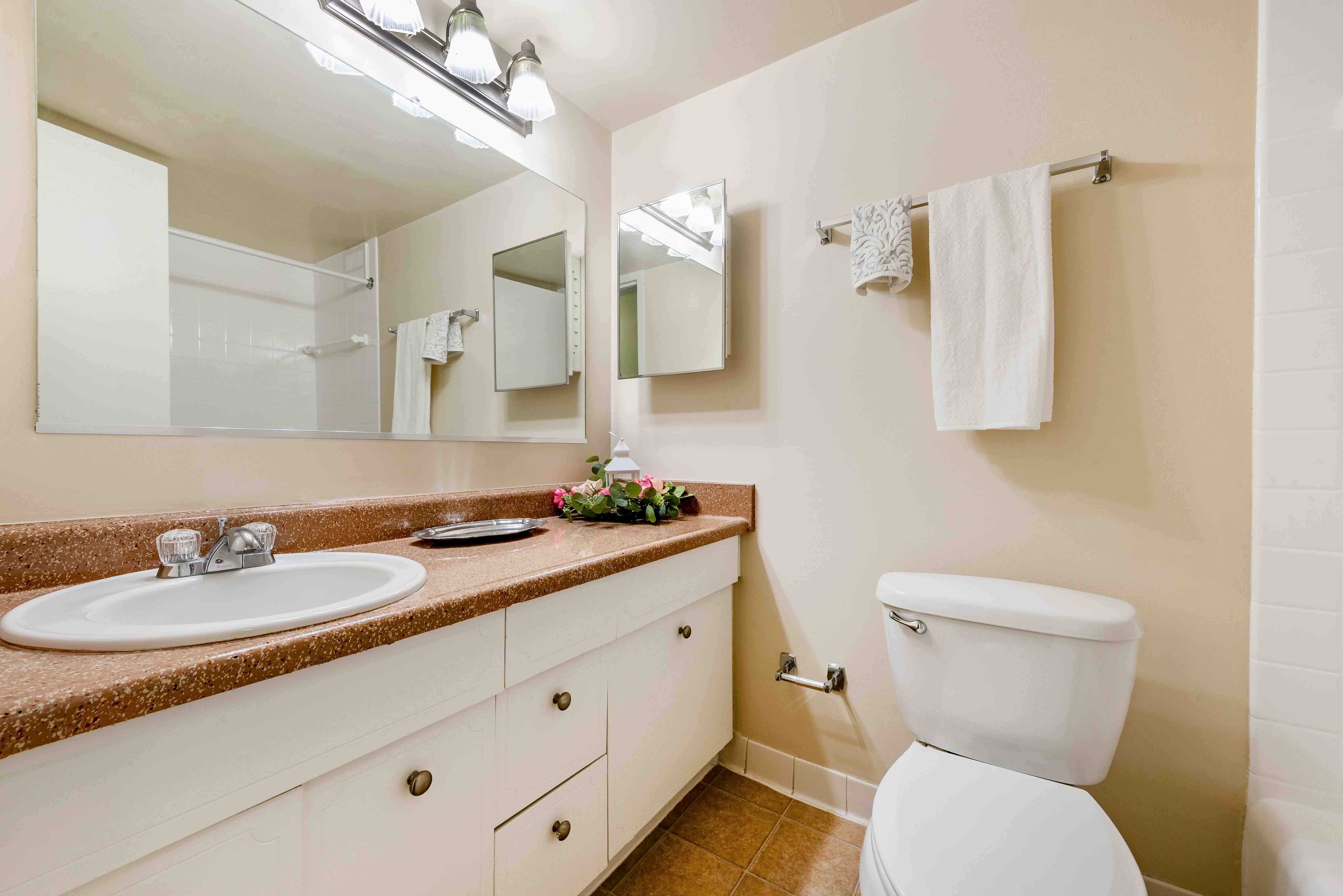 Twin Towers Image 37