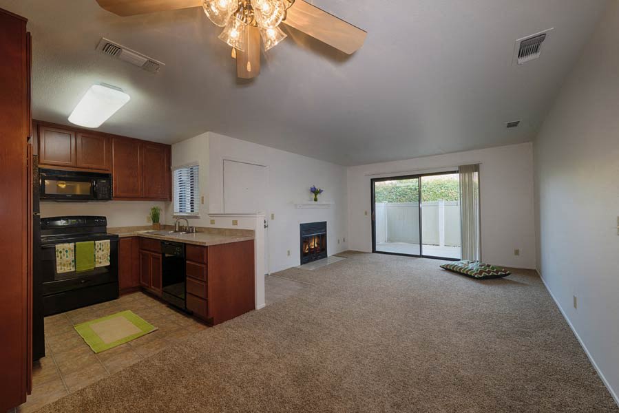 Lakeside Apartments Image 23