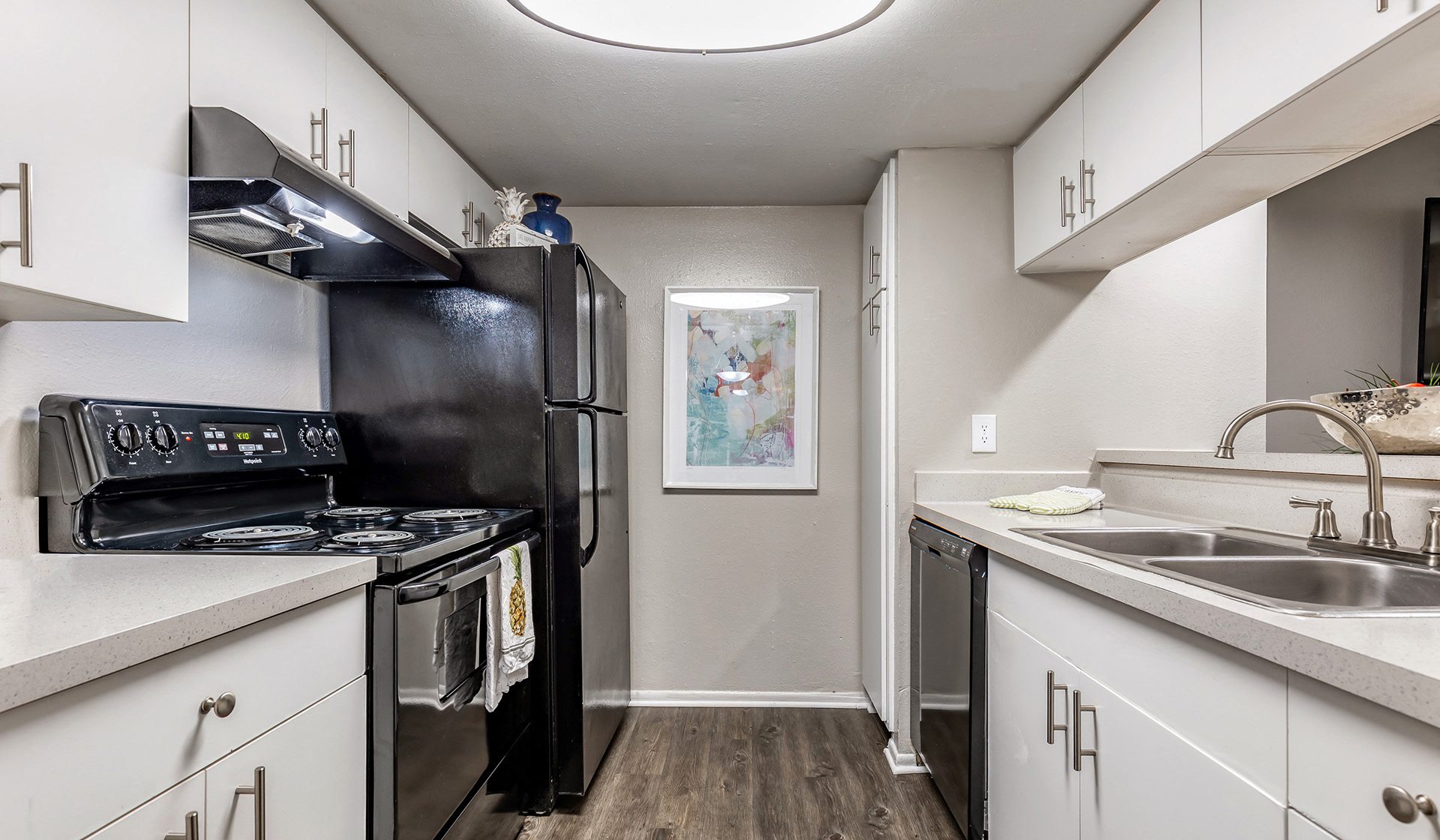 L'Estancia Apartment Homes Image 9