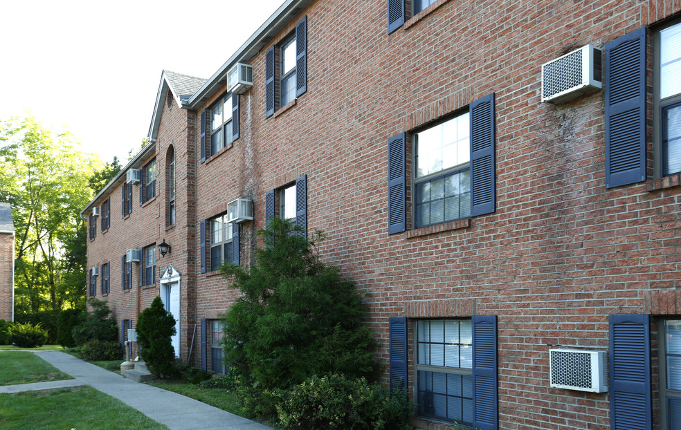 Miami Hills Apartments Image 1