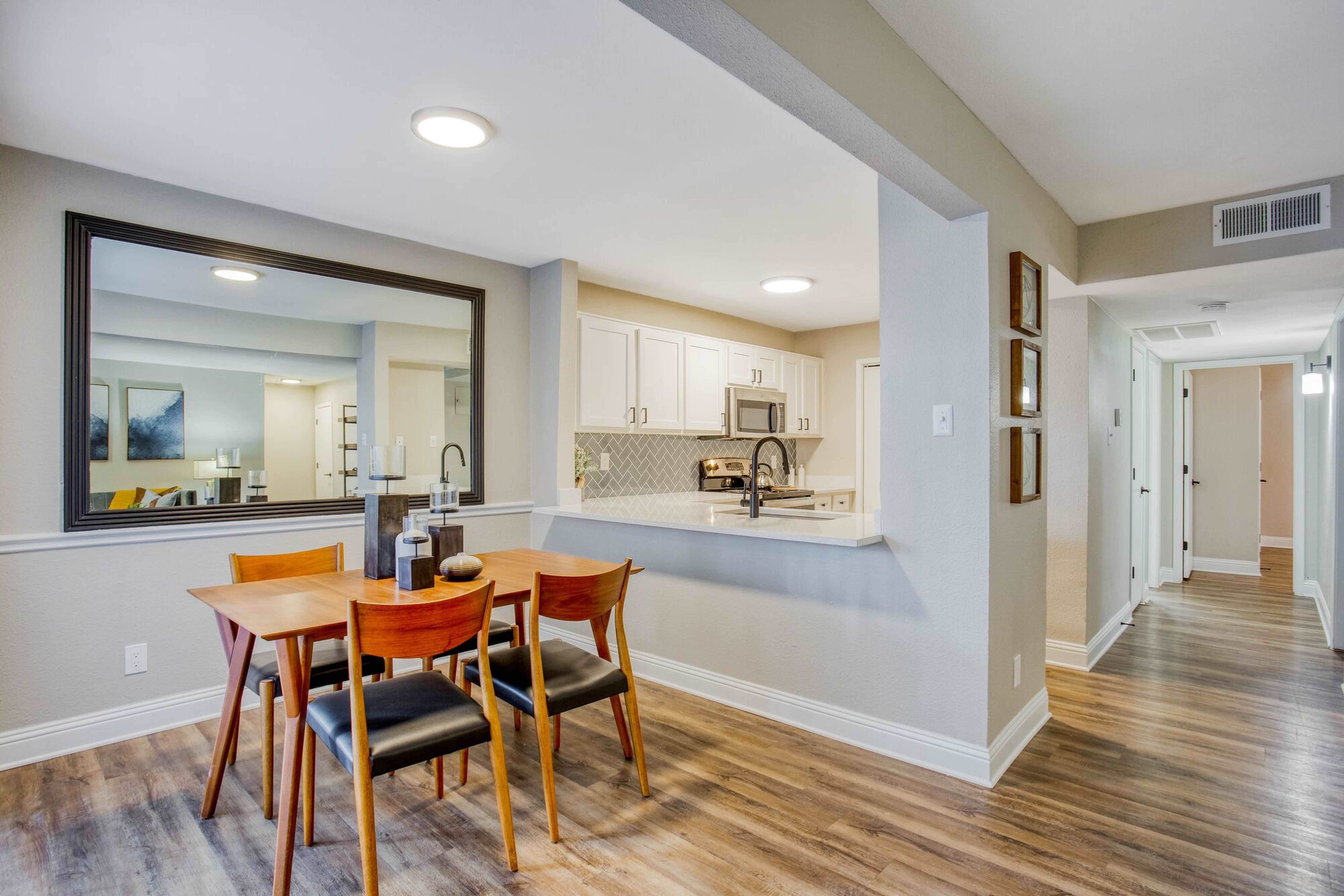 Verlaine on the Parkway Image 17