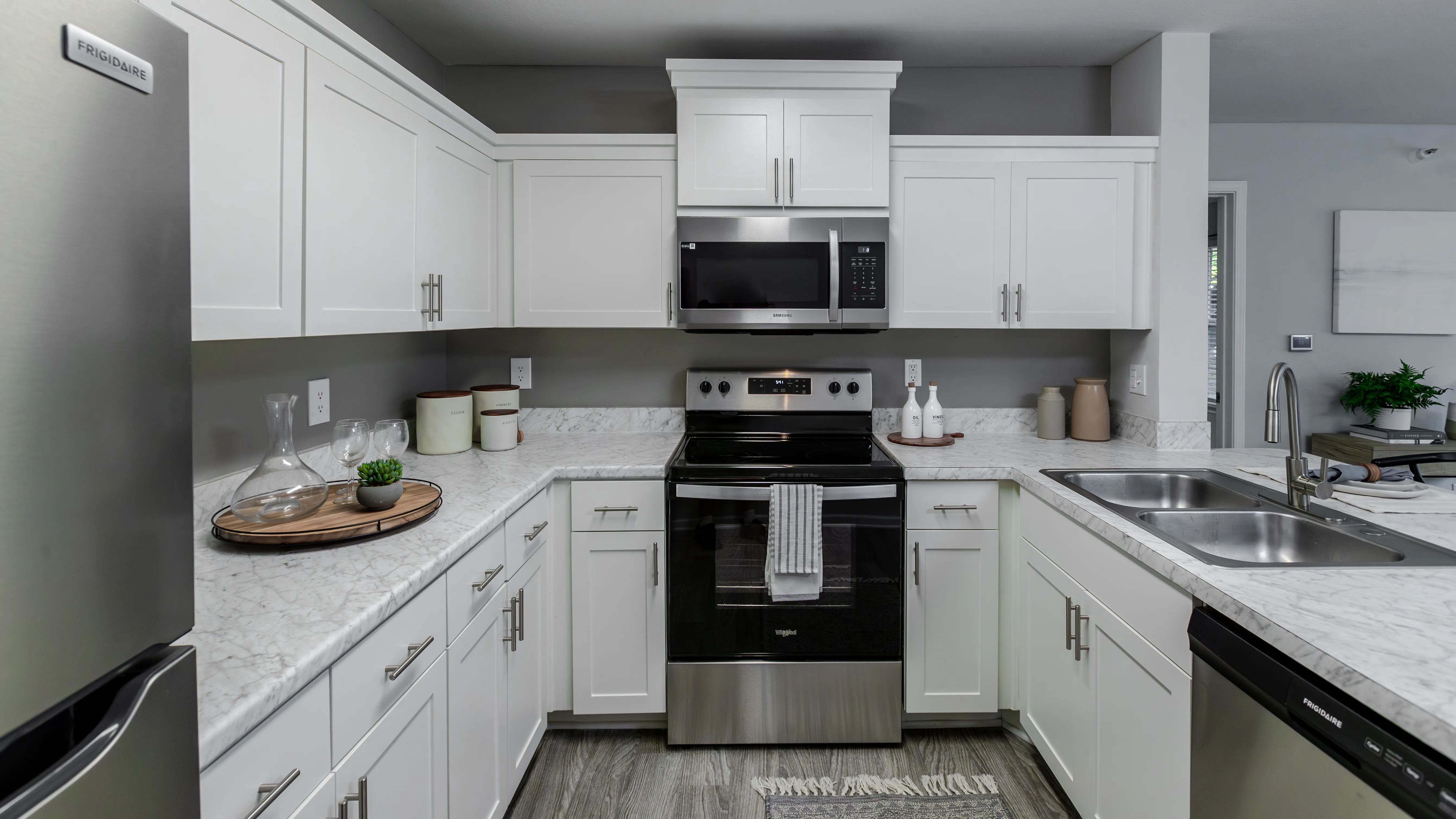 Our kitchens are the heart and soul of our apartment homes, where cooking becomes an art, and every meal is a masterpiece. Elevate your dining experience and make your culinary fantasies a daily delight.