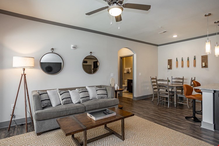 Vintage at Emory Road Apartments Image 7