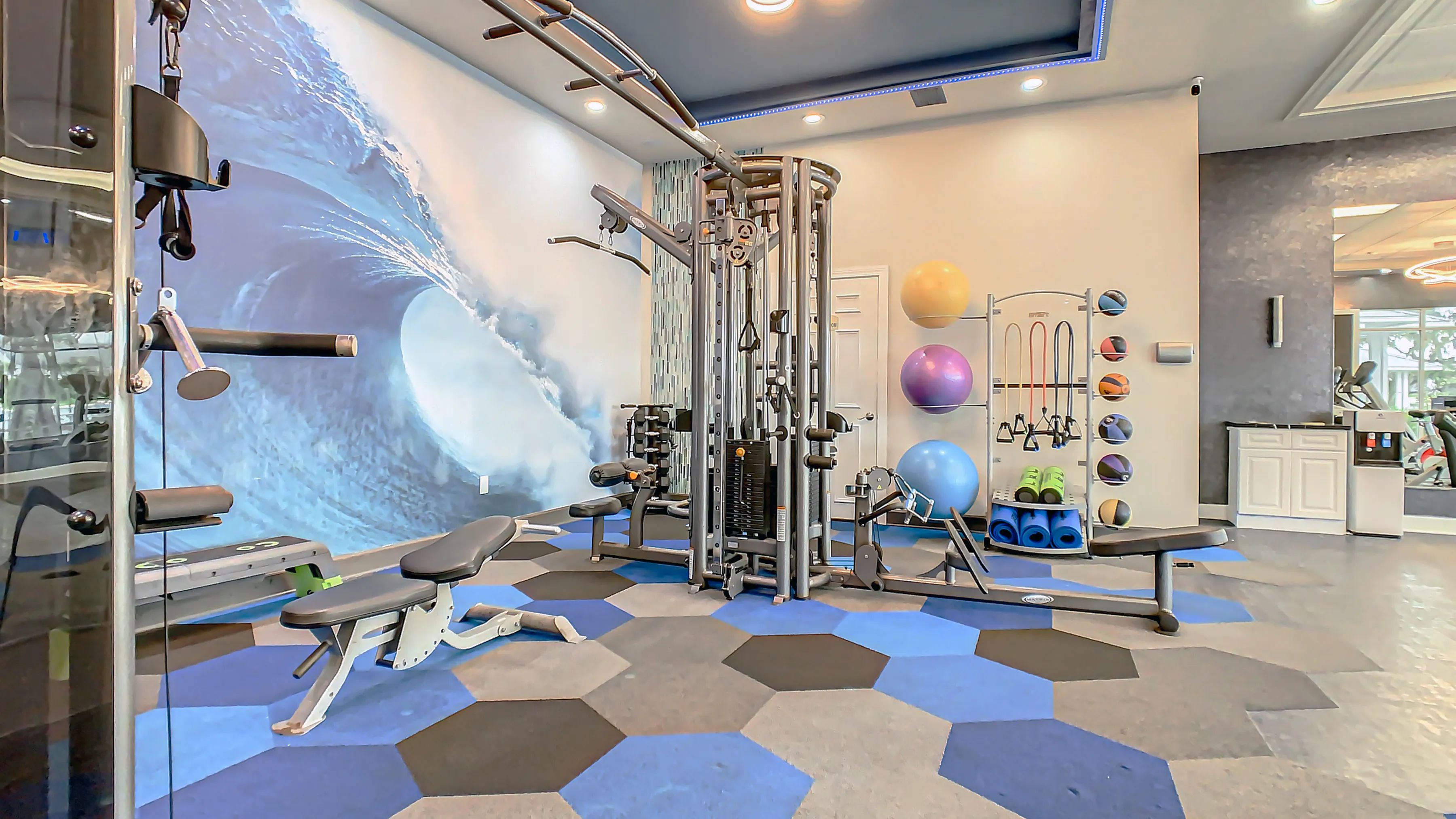 Step into our fitness center inviting you to sculpt your physique in an energetic atmosphere any time of day. 
