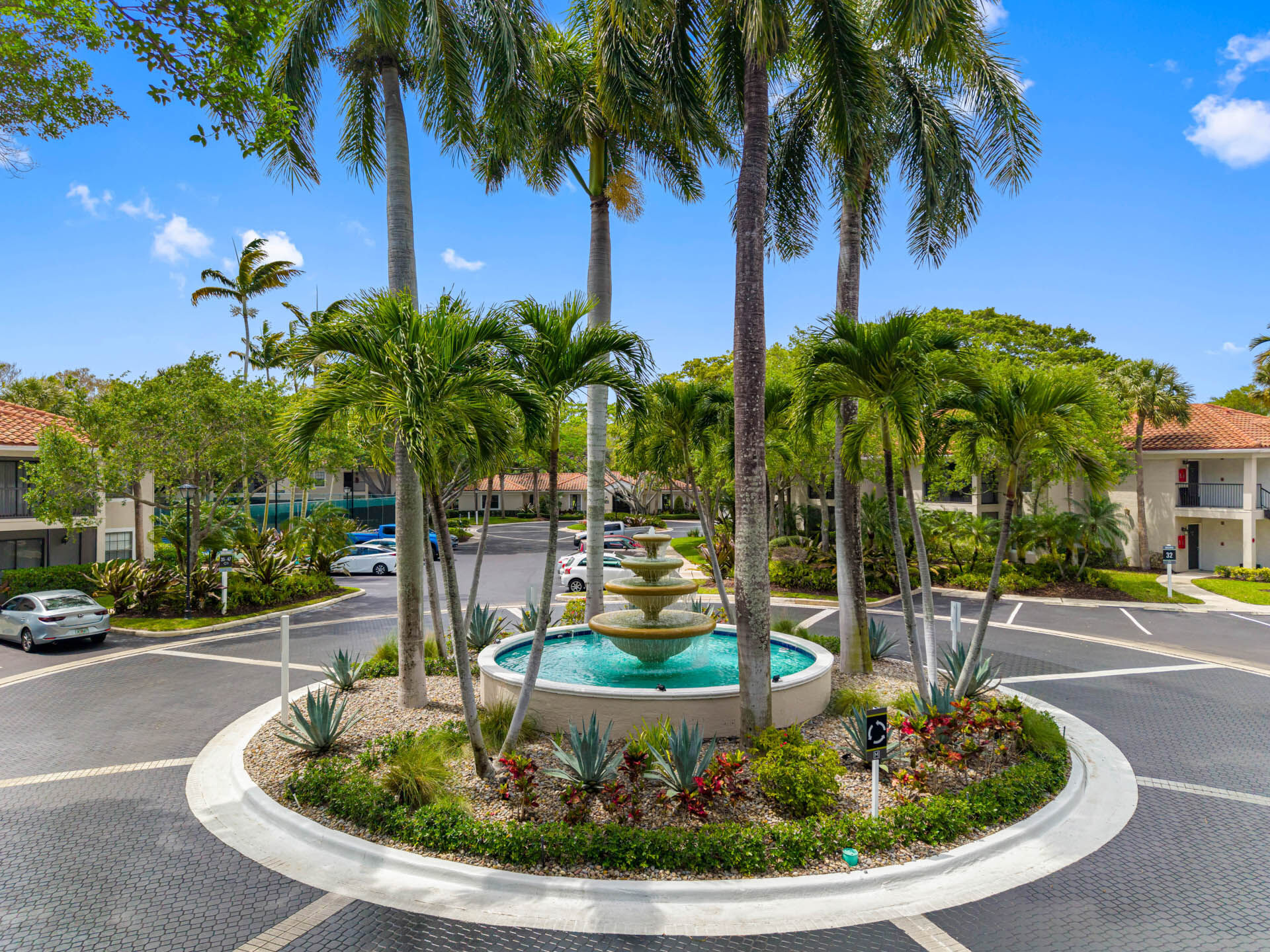 Mizner Court Image 1