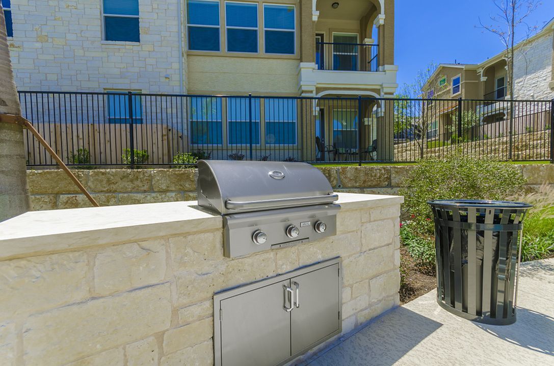 Berkshire Lakeway  Image 46