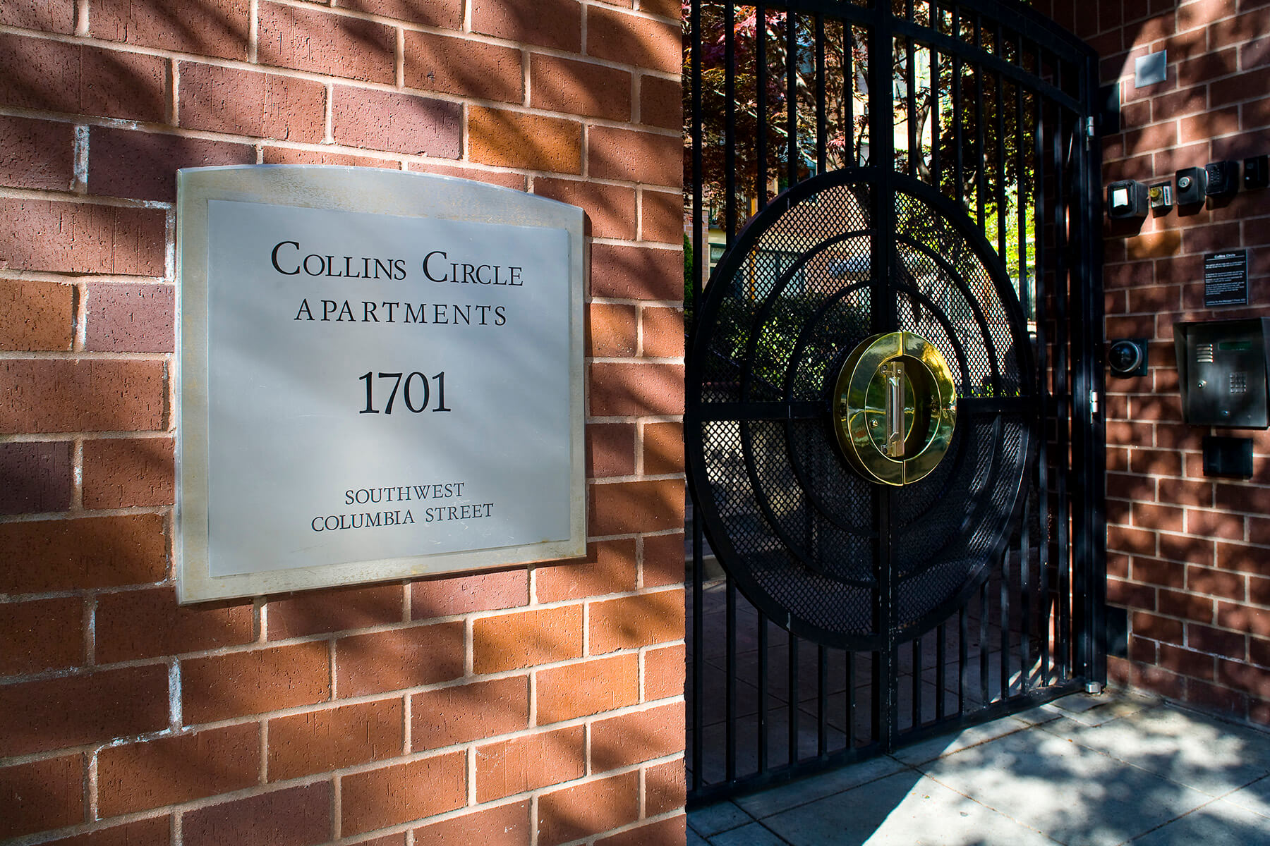 Collins Circle Image 42
