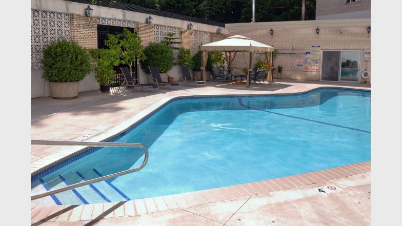 Montcalm Apartments Image 3