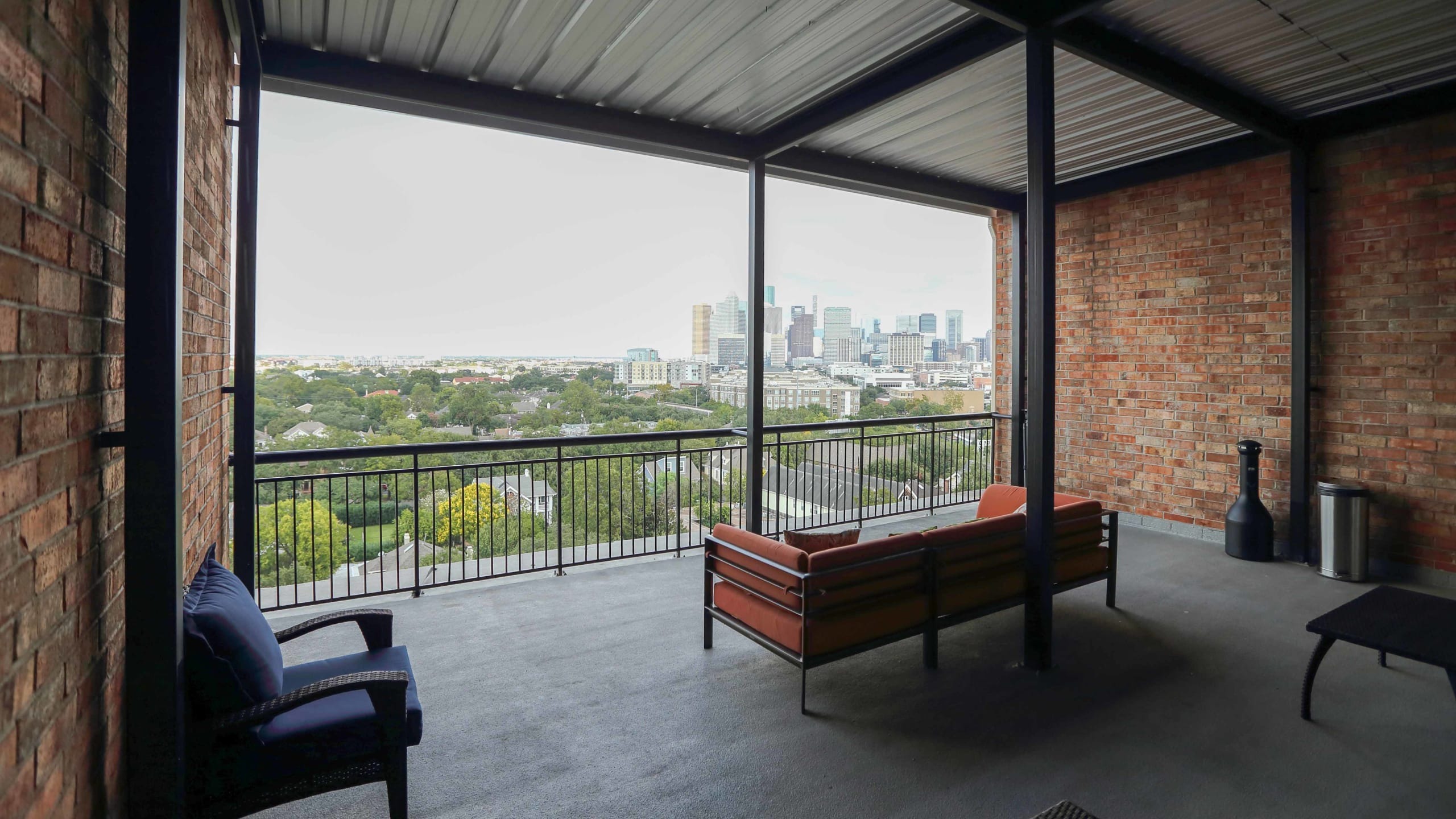 230 West Alabama Image 11