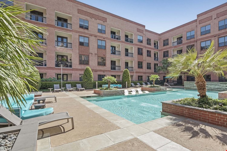 Camden Travis Street Image 13