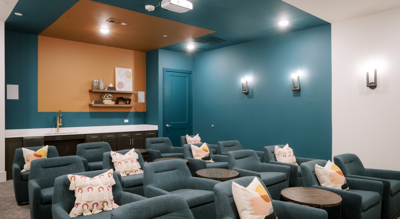 Luxe at Las Colinas Image 2