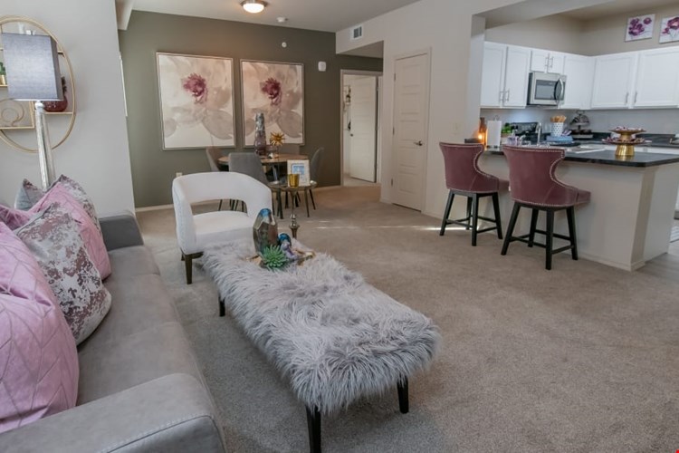 Stonehorse Crossing Image 5