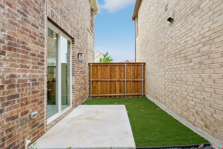 BB Living The Tribute Image 39