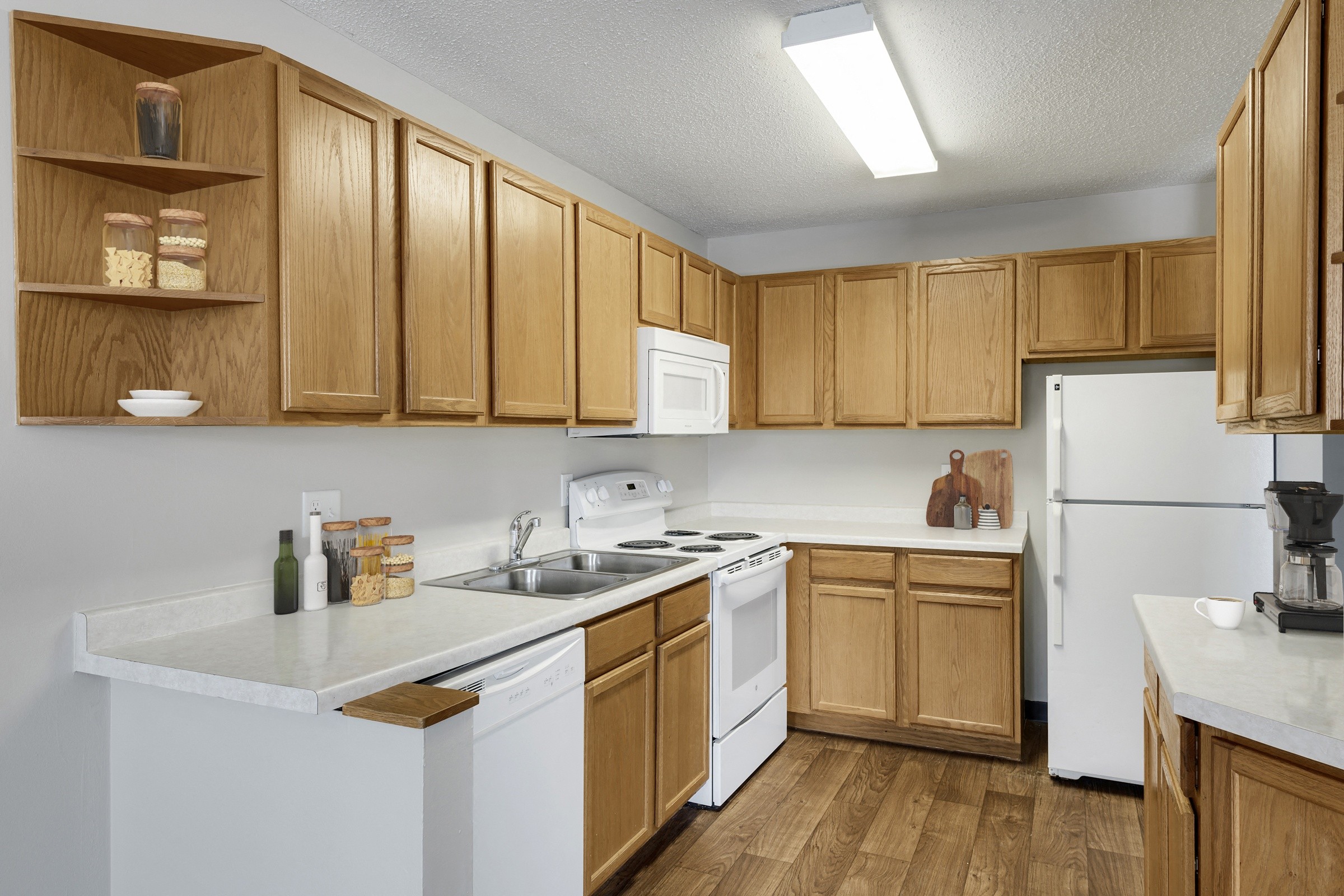 Medicine Lake Apartments Image 1