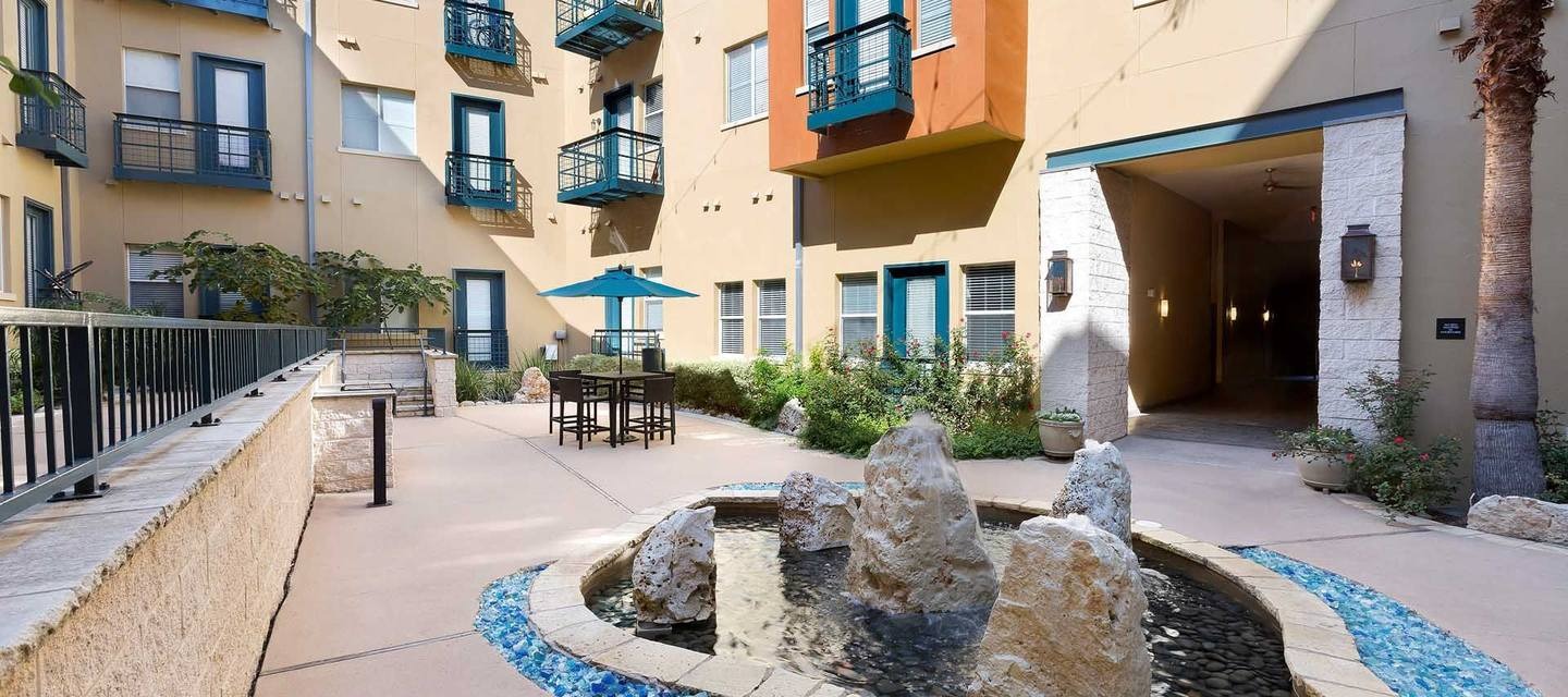 Elle West Avenue Image 2