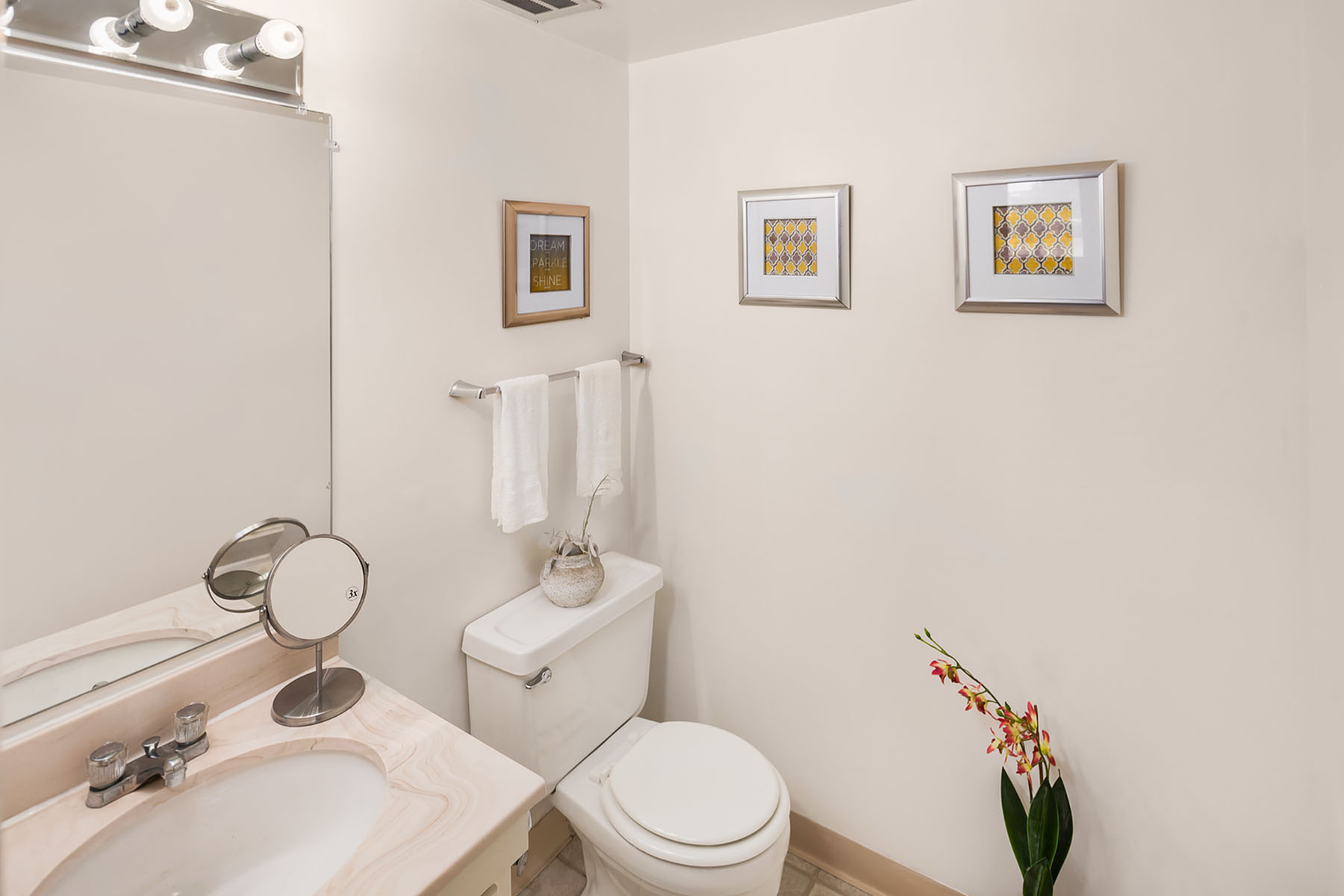 Regency Park Apartments Image 23