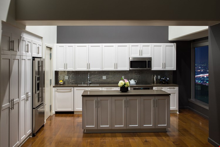 Watermarke Tower Clubhouse Kitchen