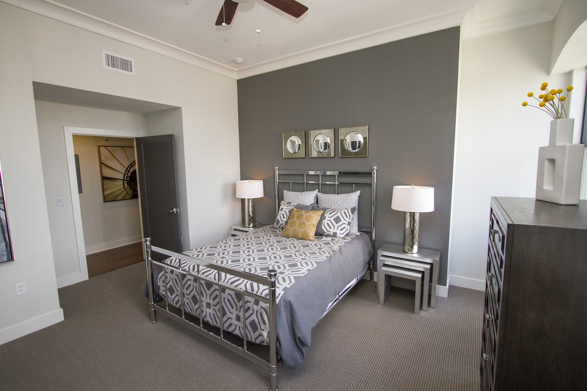 Power & Light Apartments Image 18