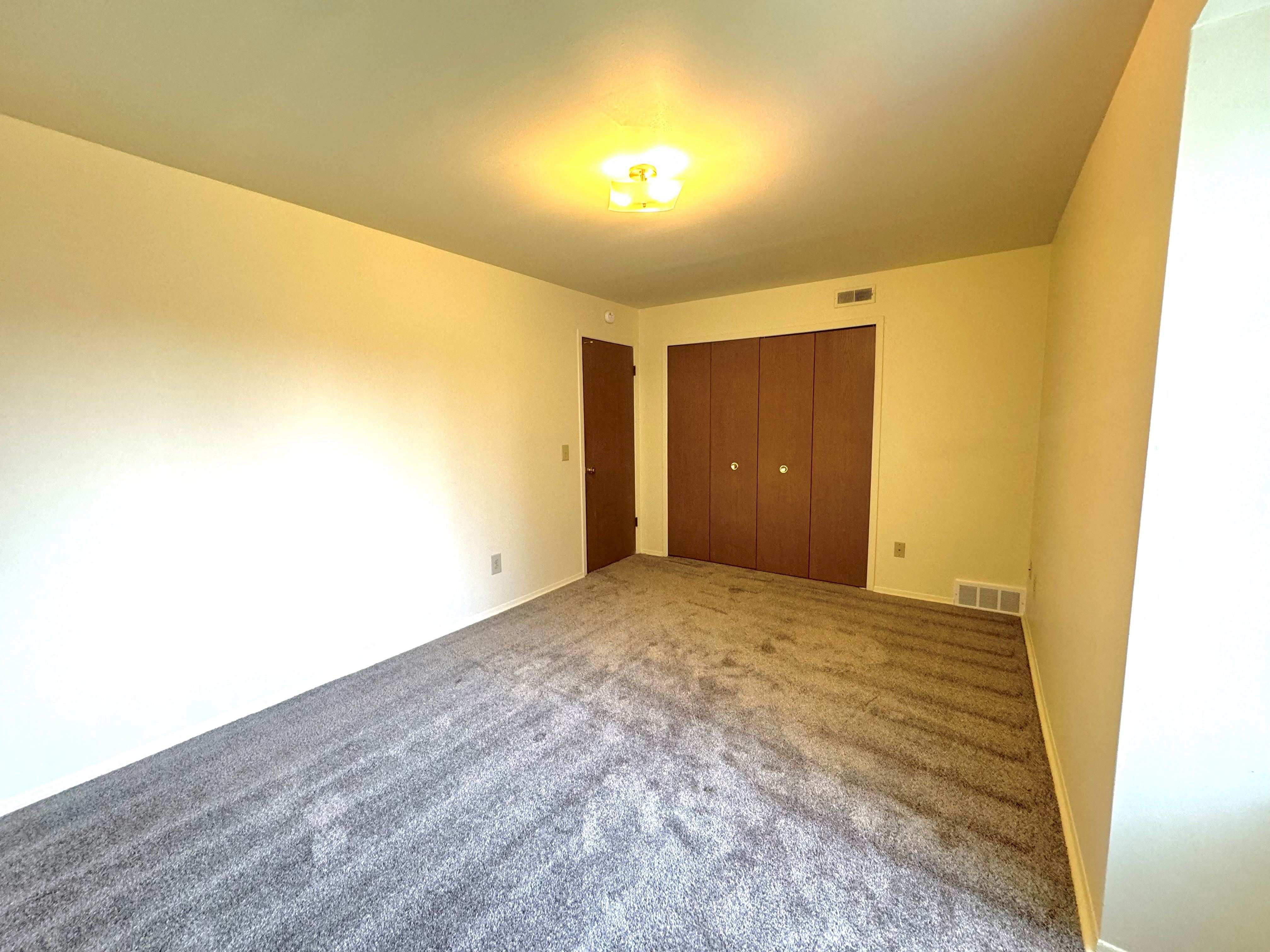 Lakeside Village Apartments Image 96