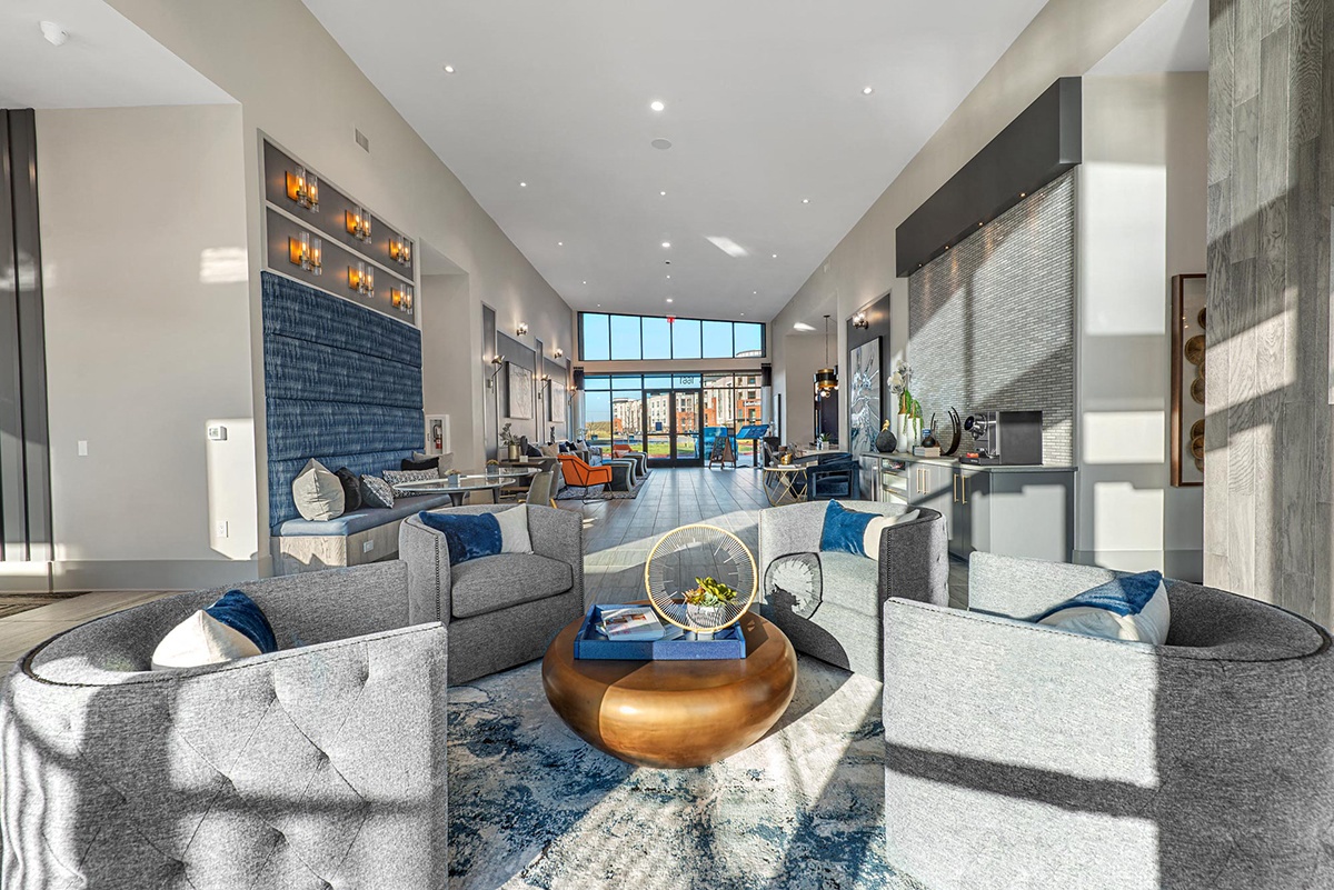 Axis Grand Crossing Image 14