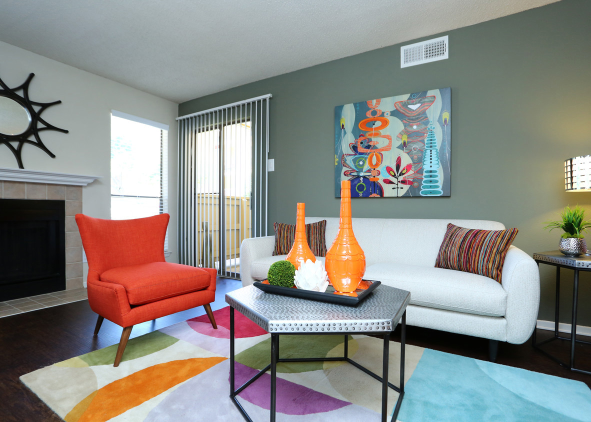 Horizons at Sunridge One Bedroom Living Area