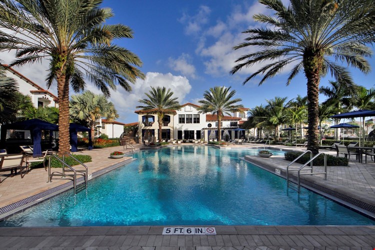 Barcelona Jupiter Image 13