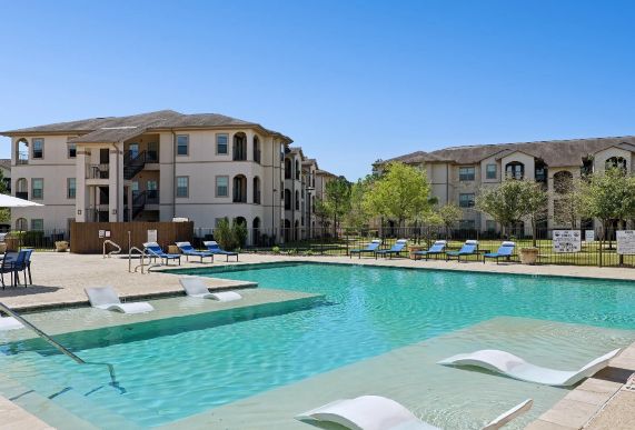 Capri Villas at the Lake Image 1