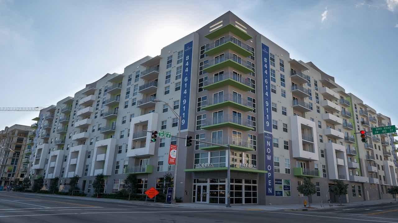 Modera Douglas Station Image 1