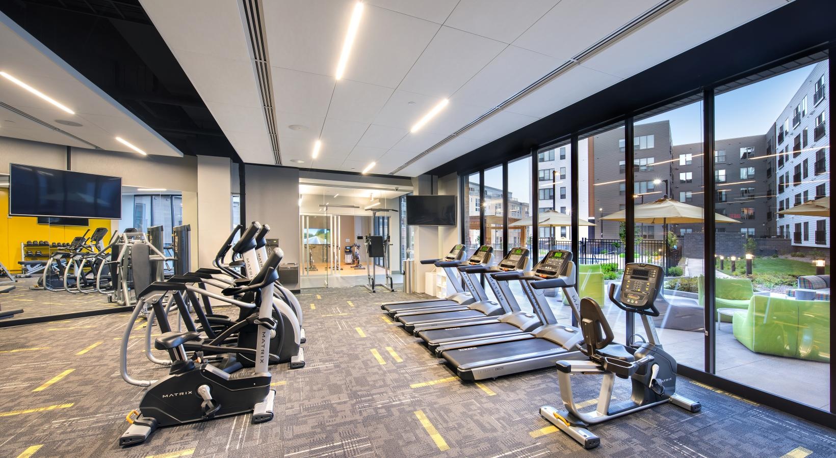 2700 University Image 3