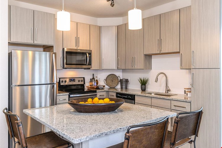 Lenox at Bloomingdale Image 3