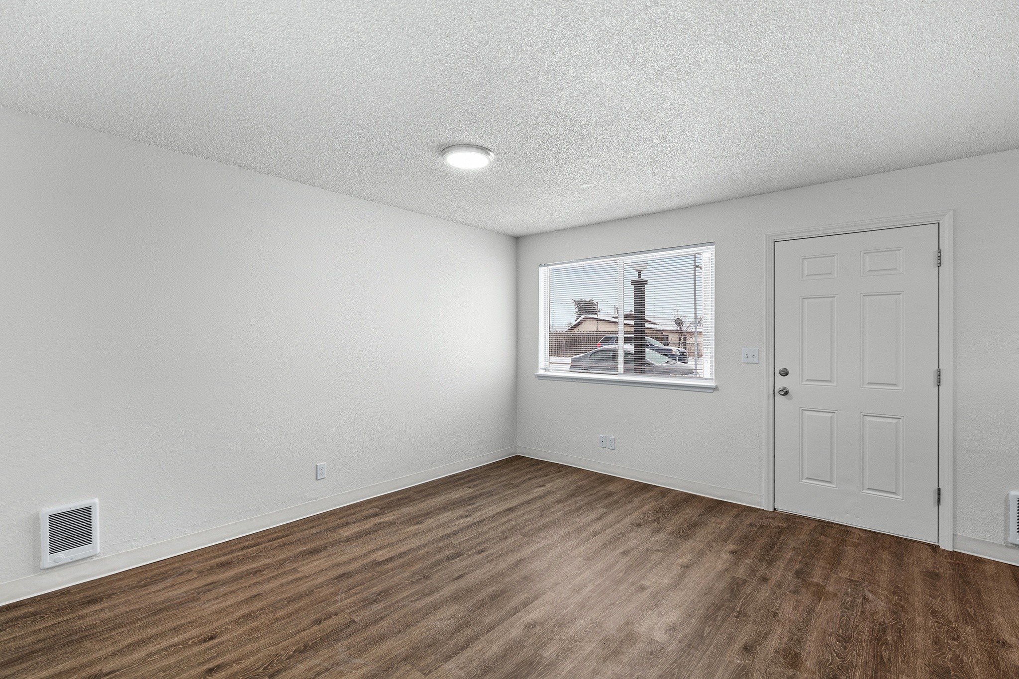 Creekside Apartments Image 4