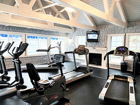 Beach House Apartments Image 4