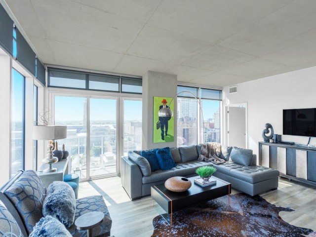 Two Light Luxury Apartments Image 28