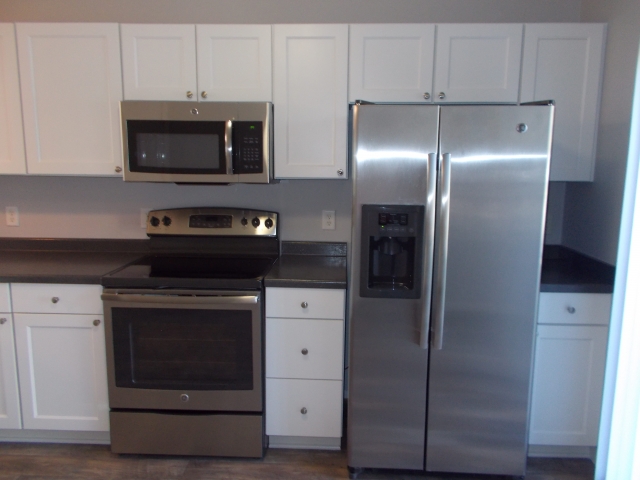 Lake Place Apartments and Townhomes Image 13