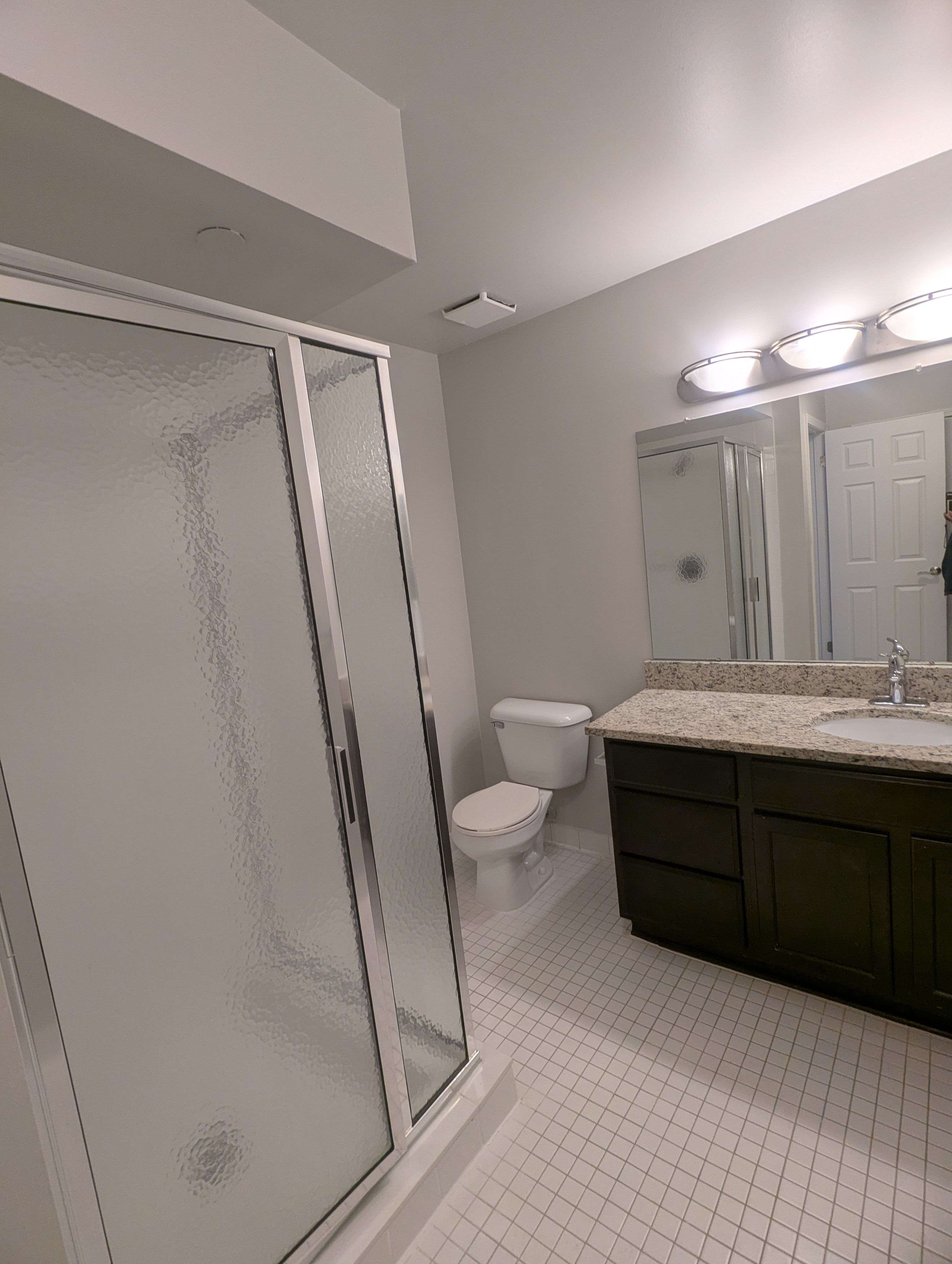 Lakeside Village Apartments Image 105