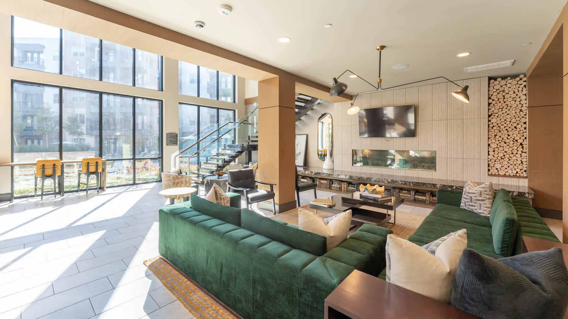 Olivian at the Realm Image 64