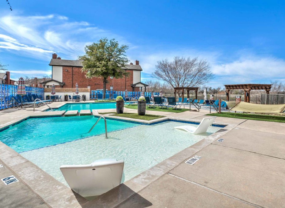 2803 Riverside Image 1