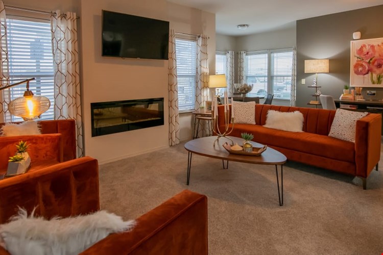 Stonehorse Crossing Image 3