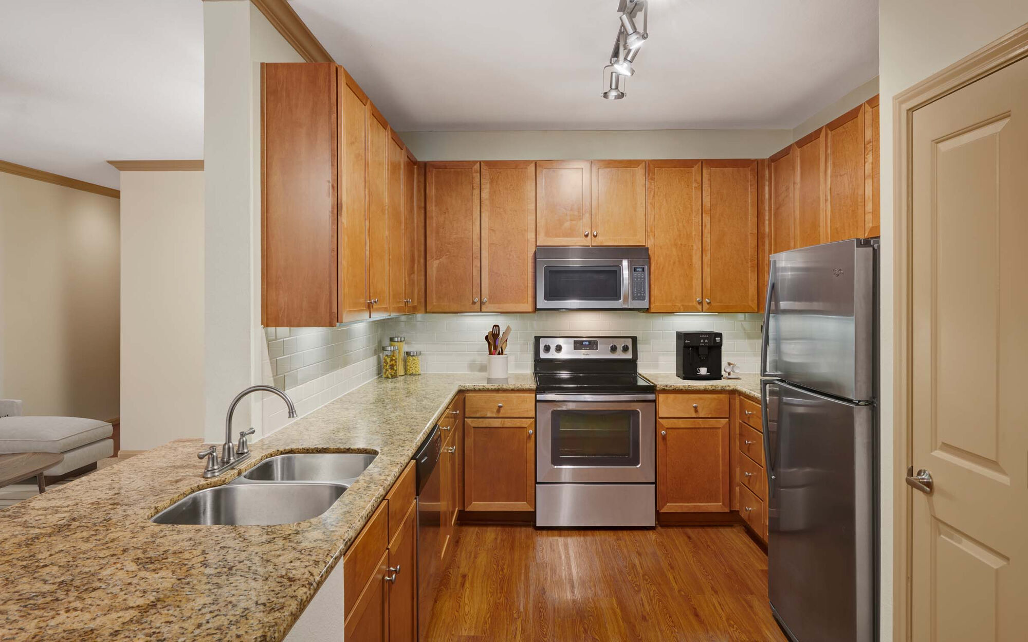 Camden Amber Oaks Image 4