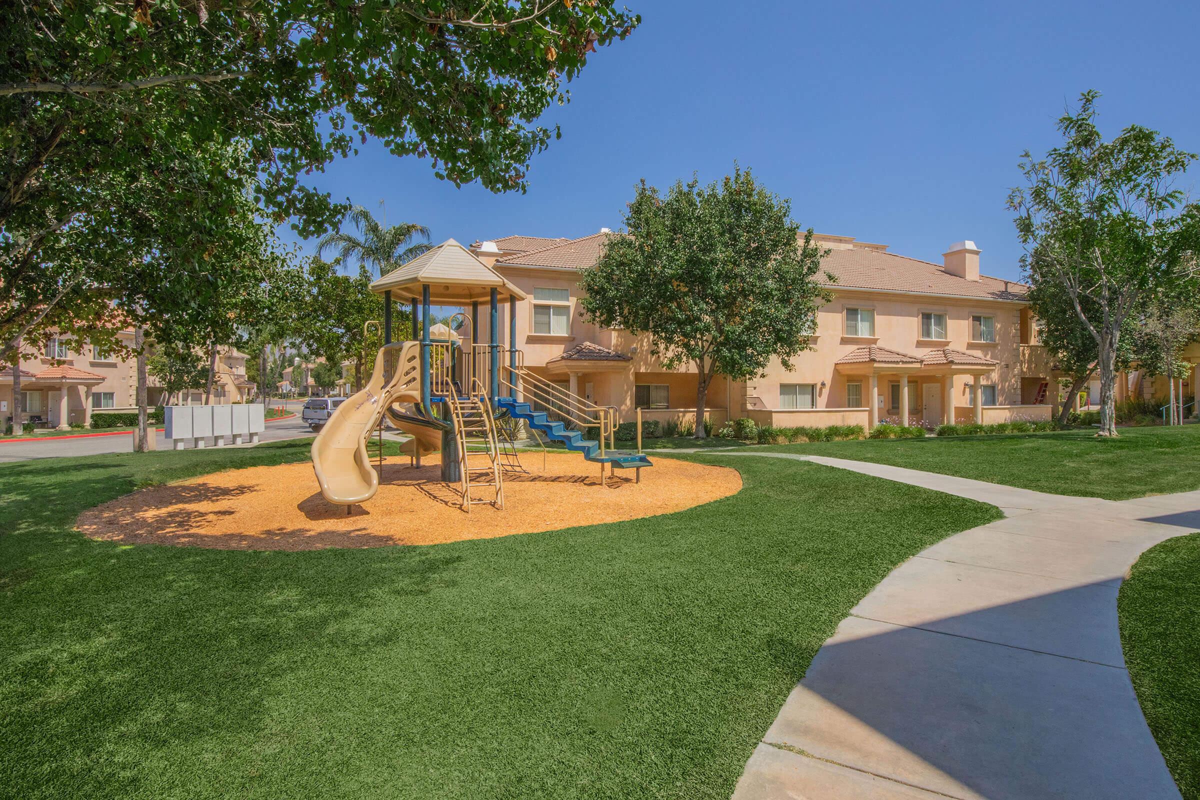 Colony Townhomes Image 3