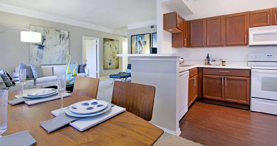 Village on the Parkway Apartments Image 39