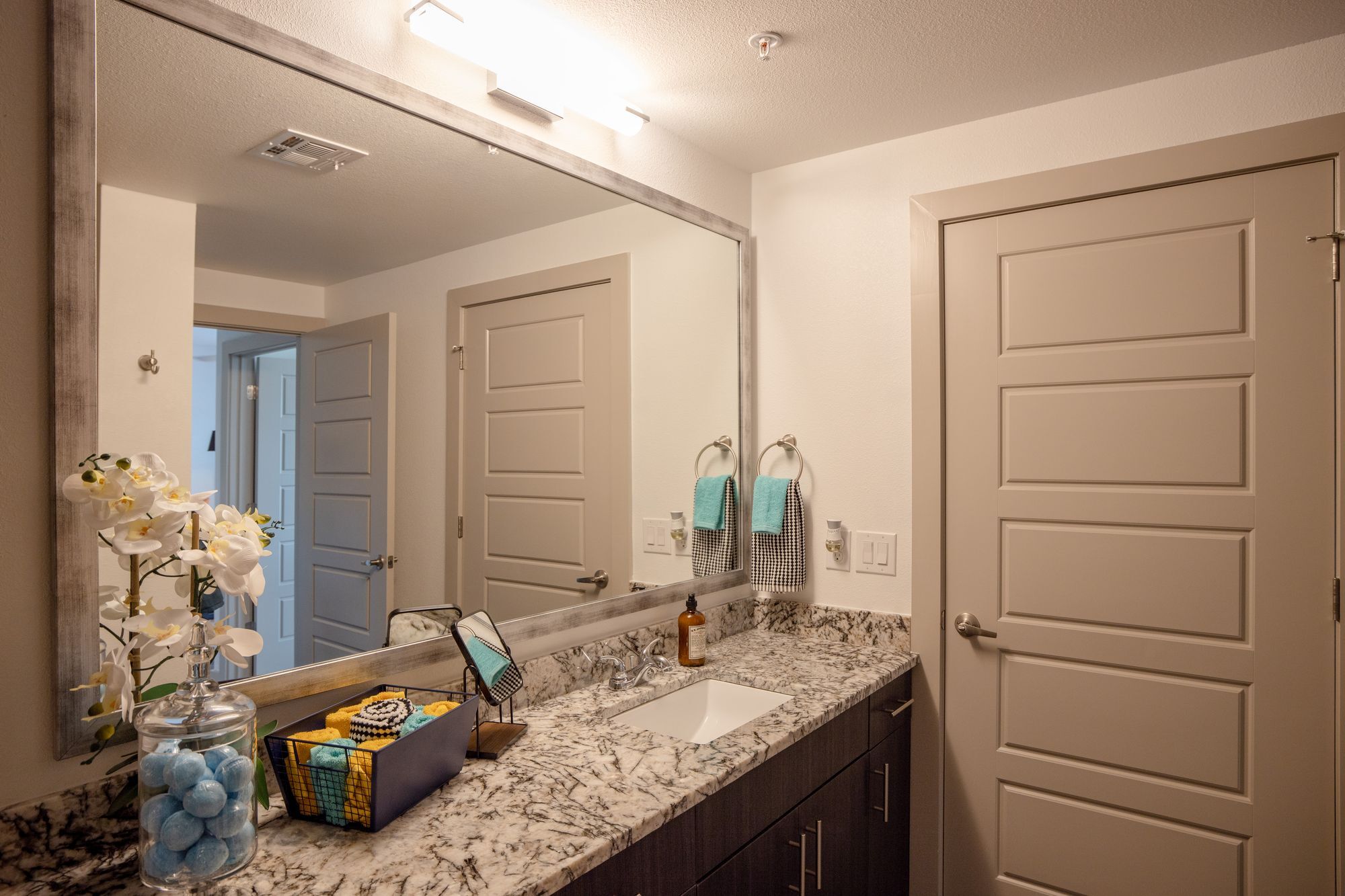 Axiom HUB 121 Image 9