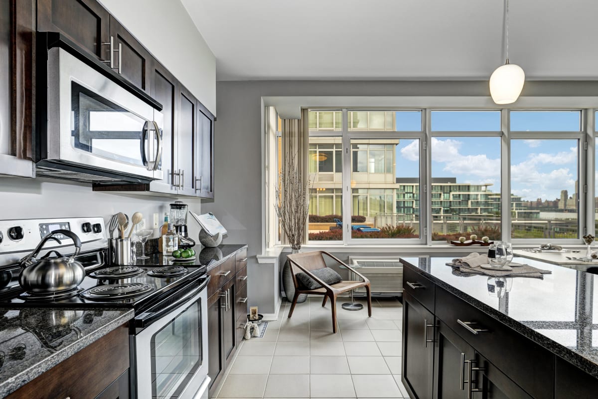 Rivers Edge at Port Imperial Image 14