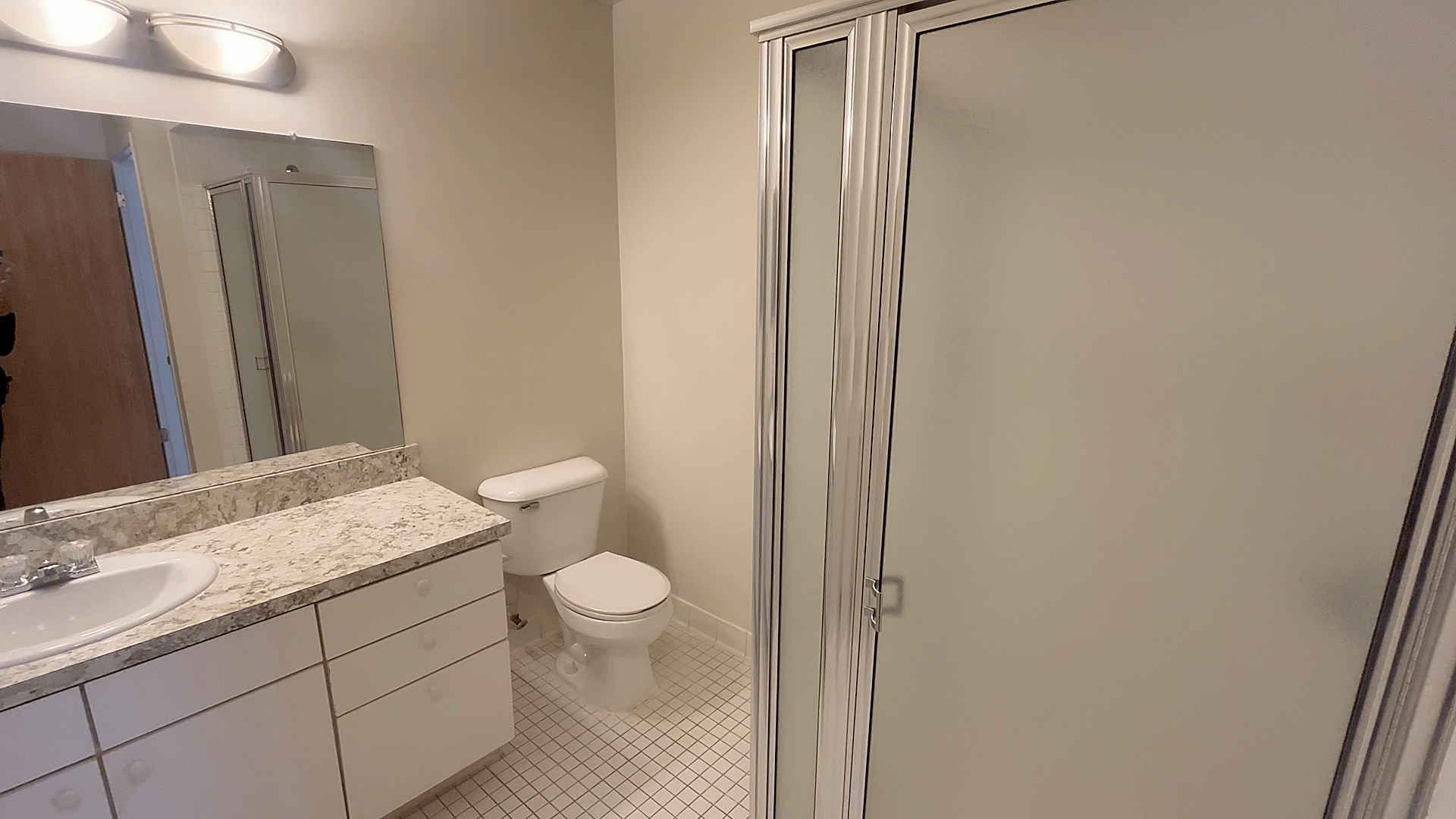 Lakeside Village Apartments Image 27