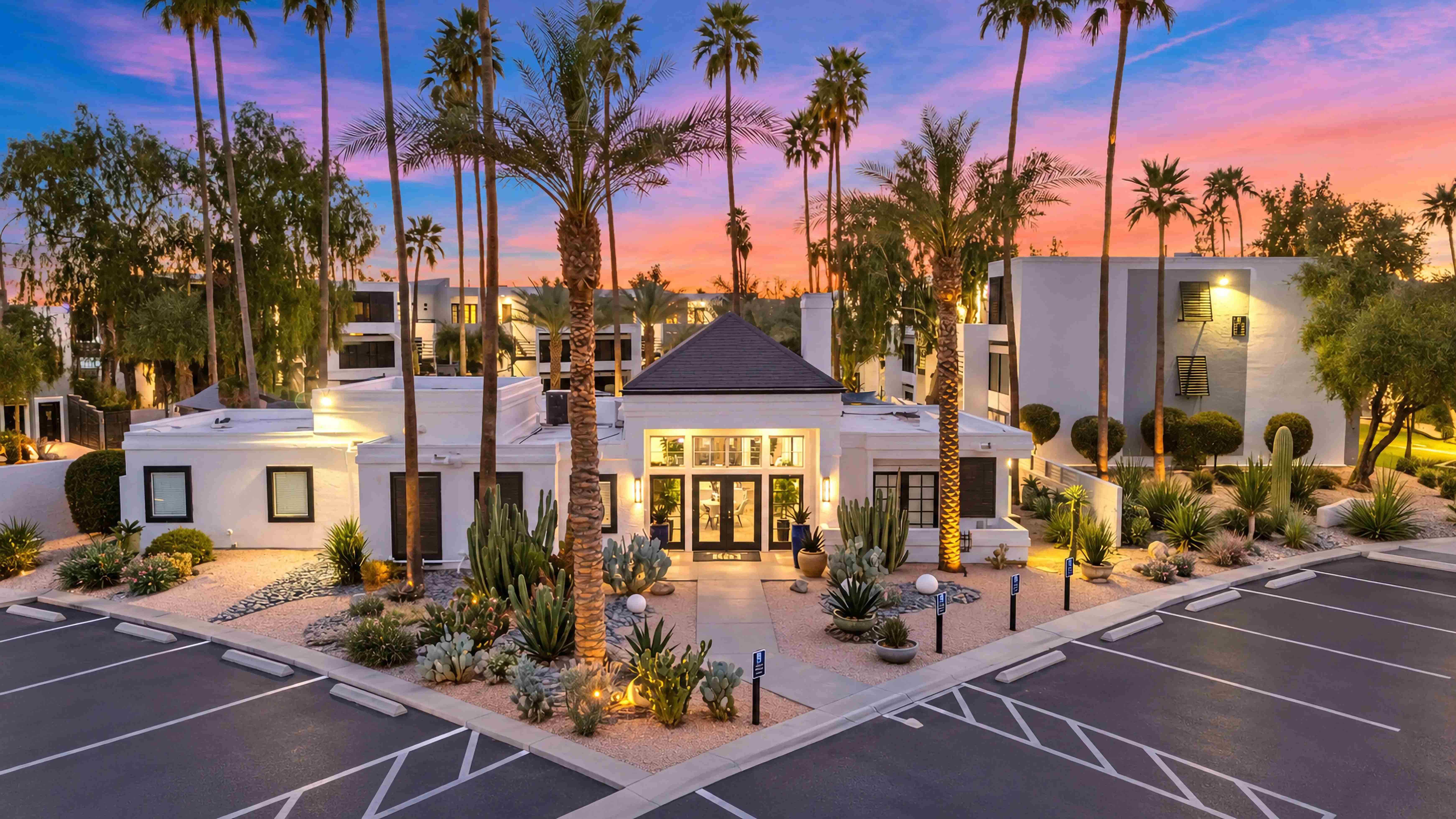 Experience a resident-first approach at Beacon at 601, where friendly, personalized service and 24-hour emergency maintenance provide the support and peace of mind you deserve.
